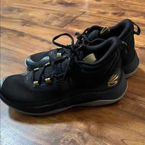 Steph Curry Under Armour Men's Black and Gold Athletic Sneakers size 10